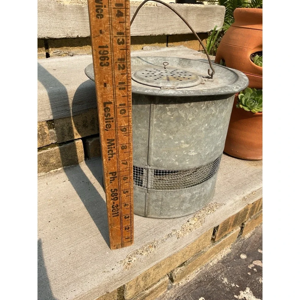 Vtg Floating Galvanized Metal Minnow Bait Bucket Mesh